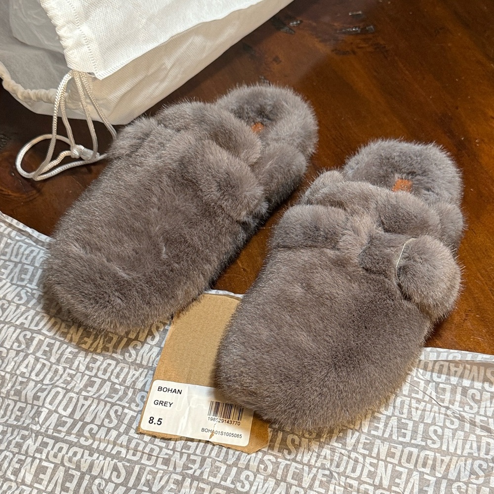 NEW STEVE MADDEN Bohan Faux-Fur Cozy Clog Mules🖤